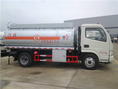 5噸國(guó)四油罐車（東風(fēng)銳鈴加油車）