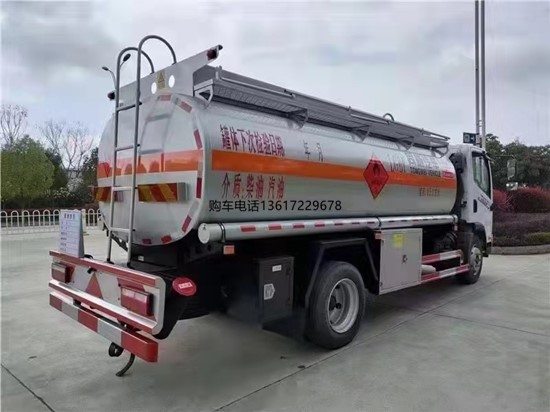 解放國(guó)六油車4_副本.jpg