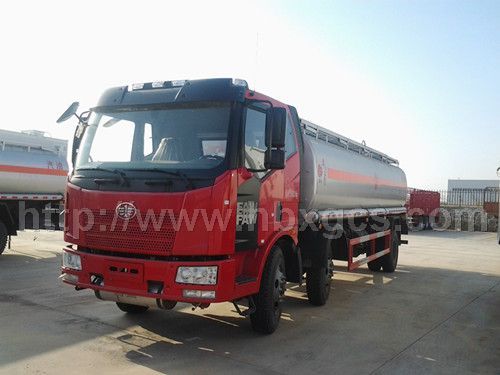 20噸解放前四后四油罐車（國(guó)四）